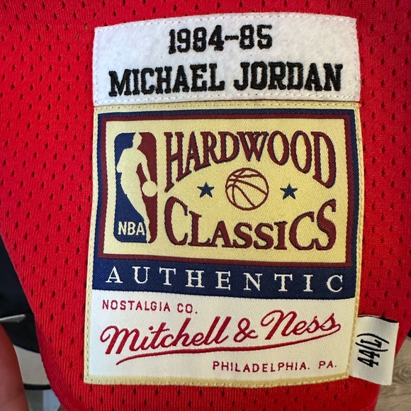 Michael Jordan Jersey - Picture 3 of 5